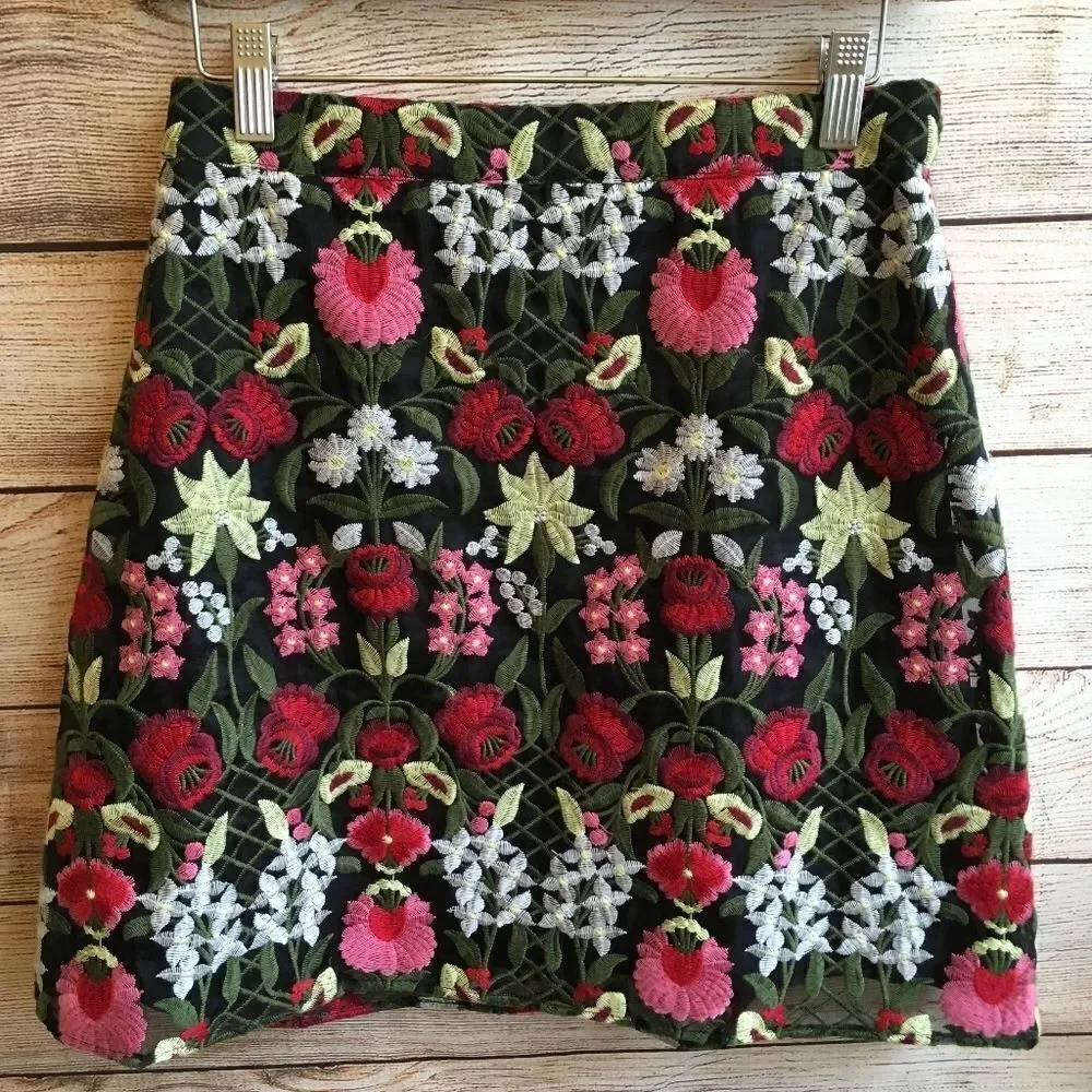 ‎LUCY PARIS MARIA EMBROIDERED SKIRT IN BLACK